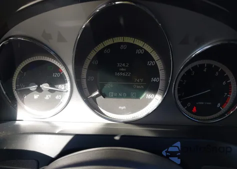 2010 Mercedes-Benz C 300 Luxury/Sport z USA, uszkodzony, nr VIN WDDGF5EB1AF419192